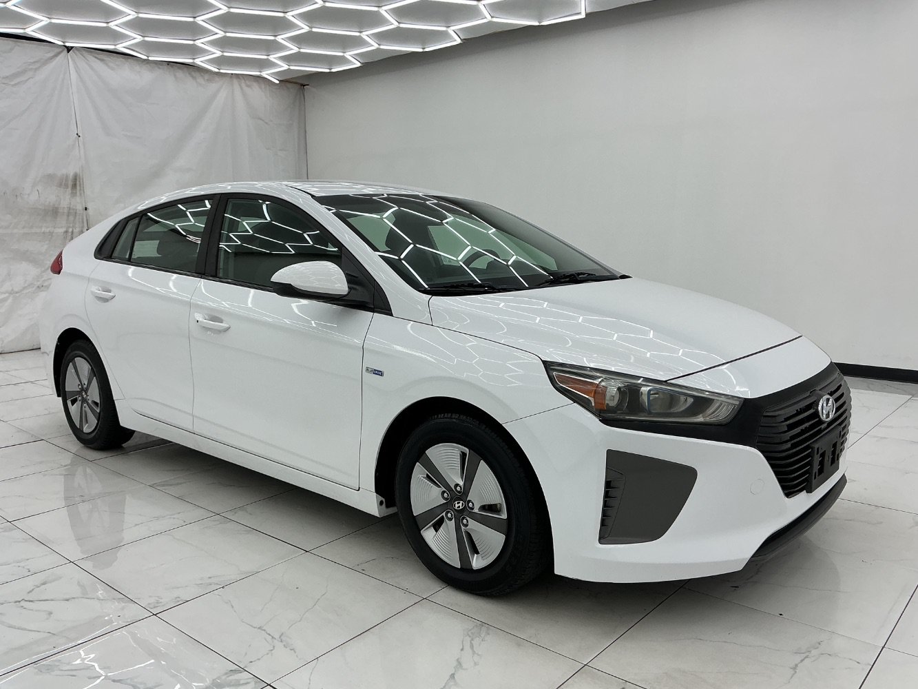 Used 2018 Hyundai Ioniq Blue FWD image 7
