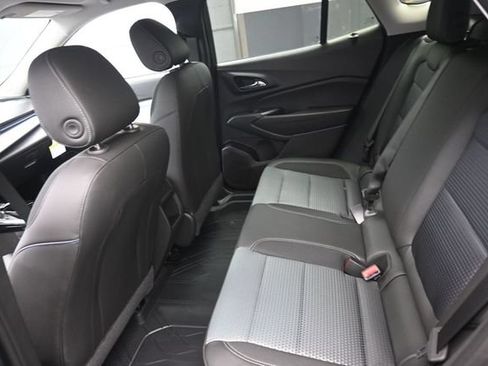 New 2026 Chevrolet Trax LT w/ LT Convenience Package FWD image 9