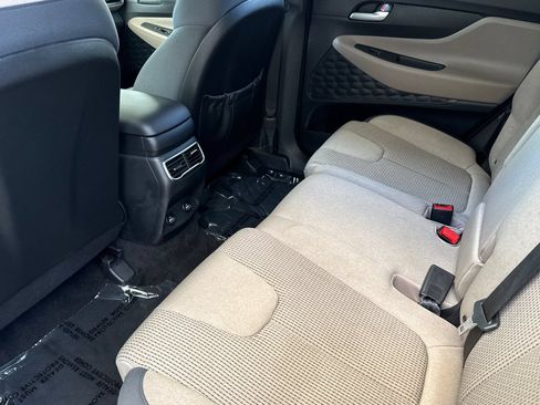 Used 2023 Hyundai Santa Fe SE FWD image 4