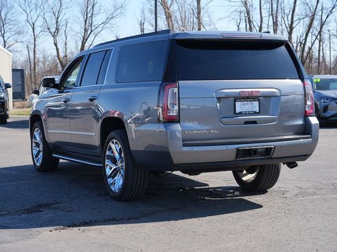 Used 2020 GMC Yukon XL SLT w/ Premium Edition image 5