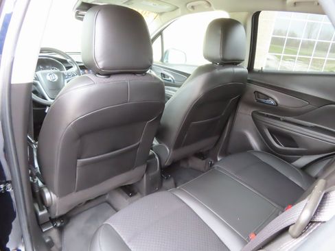 Used 2022 Buick Encore Preferred image 23