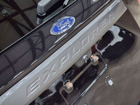 Used 2021 Ford Explorer XLT w/ Equipment Group 202A RWD image 25