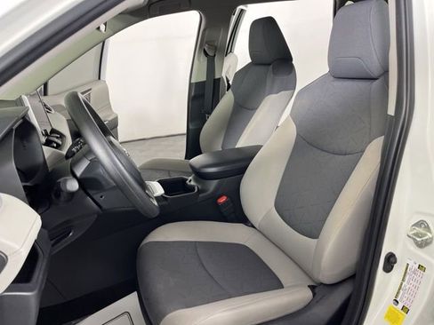 Used 2024 Toyota RAV4 XLE image 18