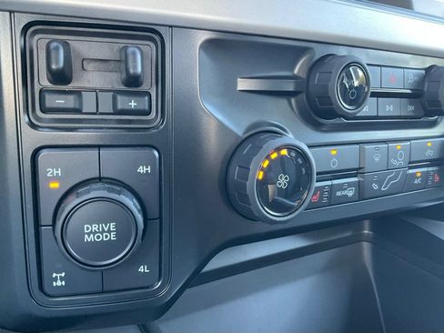 New 2025 Ford F250 XLT w/ Black Appearance Package AWD/4WD image 70