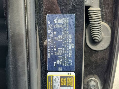 Used 2025 Kia Soul LX w/ LX Technology Package FWD image 30
