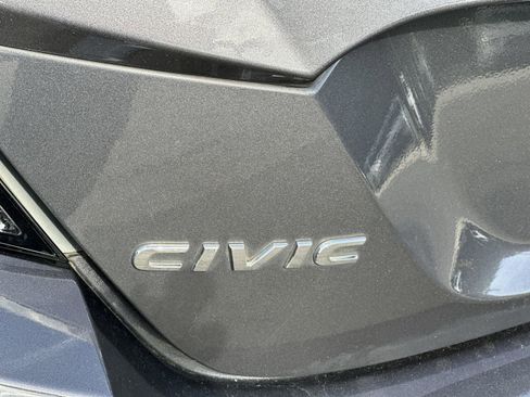 Used 2018 Honda Civic Touring image 30