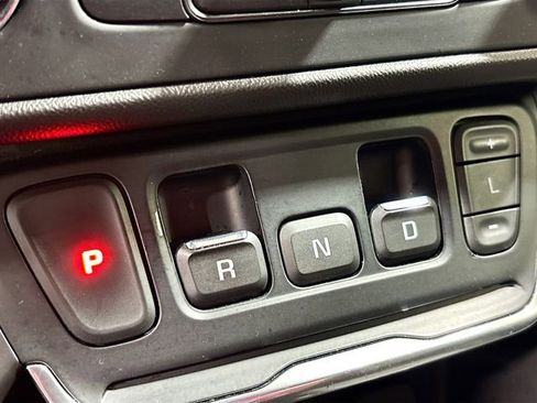 Used 2020 GMC Terrain SLE w/ Driver Convenience Package AWD/4WD image 18