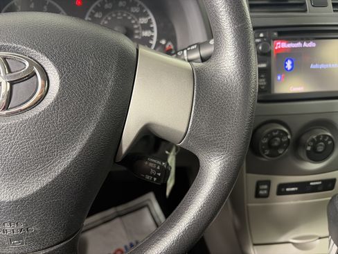 Used 2013 Toyota Corolla LE image 17