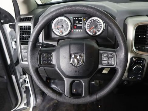 Used 2019 RAM 1500 Classic SLT AWD/4WD image 18