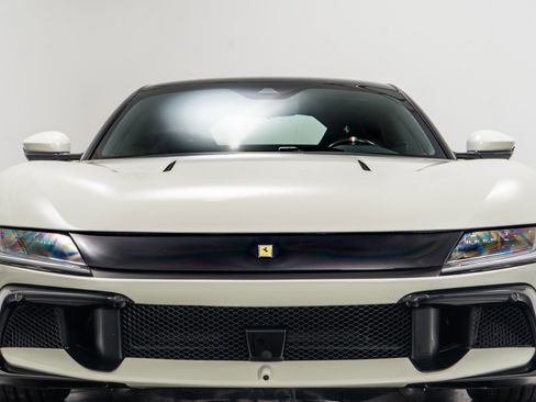 Used 2025 Ferrari 12Cilindri image 4