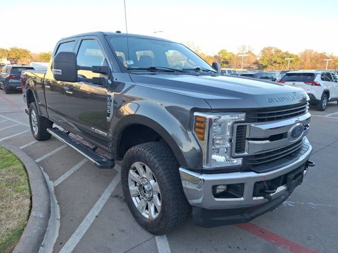 Used 2019 Ford F250 XLT w/ XLT Value Package image 8