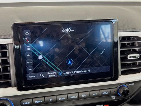 Certified 2025 Hyundai Venue Limited FWD image 15