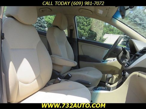 Used 2012 Hyundai Accent GLS FWD image 6