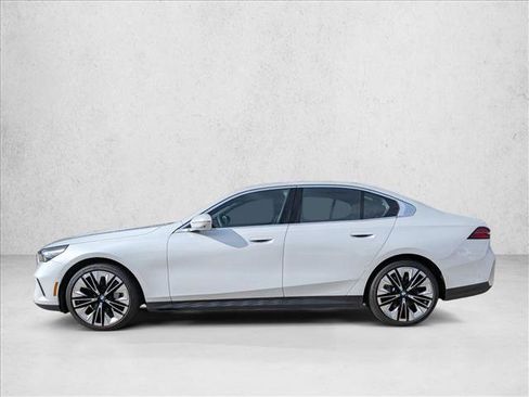 Used 2026 BMW 540i xDrive AWD/4WD image 9