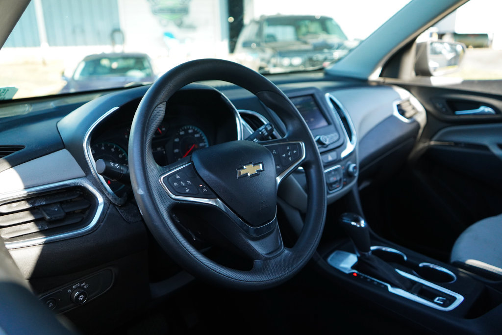 Used 2020 Chevrolet Equinox LS w/ LS Convenience Package FWD image 6