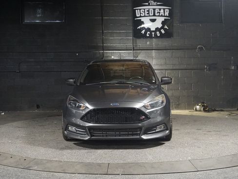 Used 2016 Ford Focus ST w/ Equipment Group 401A image 8