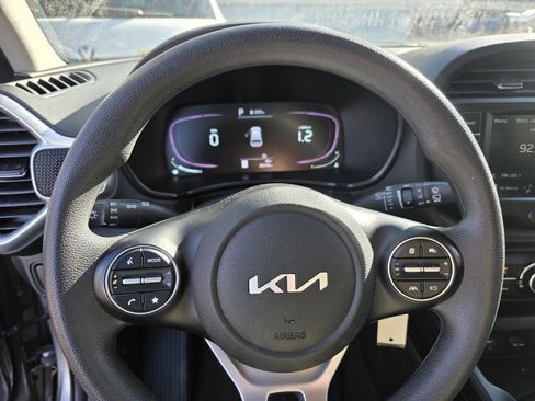 Used 2023 Kia Soul LX w/ Option Group 015 image 7