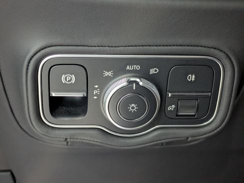 Used 2025 Mercedes-Benz G 550 image 25