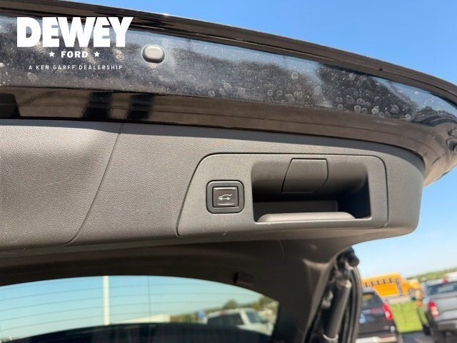 Used 2021 Buick Envision Essence AWD/4WD image 32
