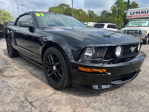 Used 2007 Ford Mustang GT Premium RWD image 2