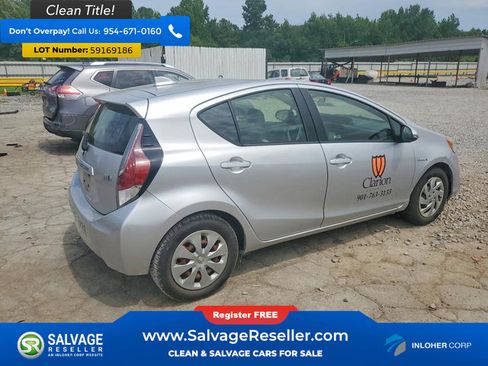 Used 2015 Toyota Prius C One FWD image 4