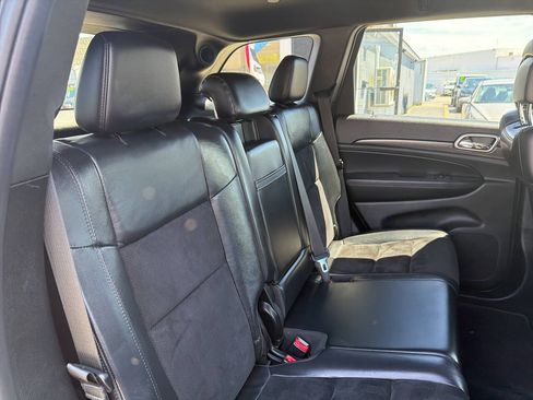 Used 2018 Jeep Grand Cherokee Altitude AWD/4WD image 27