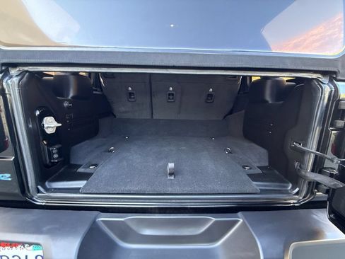 Used 2024 Jeep Wrangler Unlimited Sahara AWD/4WD image 25