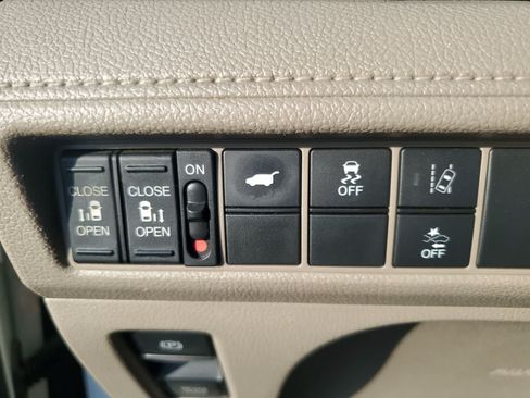 Used 2019 Honda Odyssey EX-L image 19