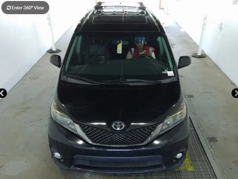 Used 2015 Toyota Sienna SE Premium FWD image 3