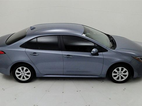 Used 2022 Toyota Corolla LE FWD image 14