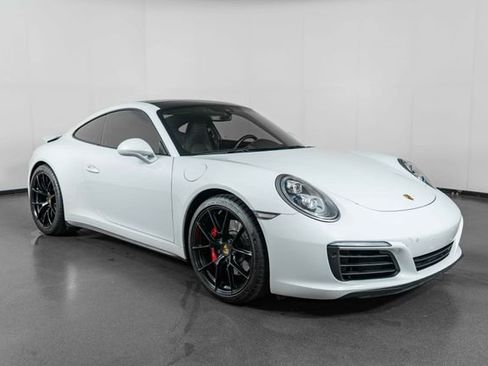 Used 2018 Porsche 911 Carrera 4S AWD/4WD image 2