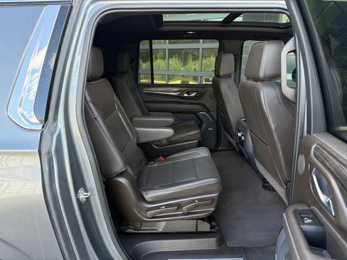Used 2021 GMC Yukon XL Denali w/ Denali Premium Package AWD/4WD image 42