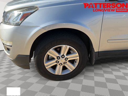 Used 2014 Chevrolet Traverse LT FWD image 19