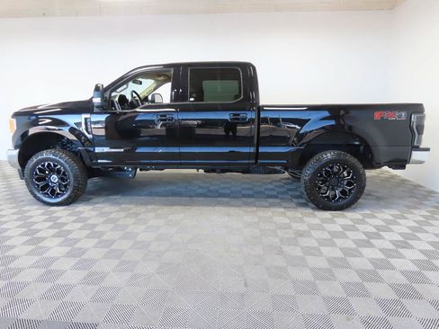Used 2017 Ford F250 Lariat w/ Lariat Value Package AWD/4WD image 2