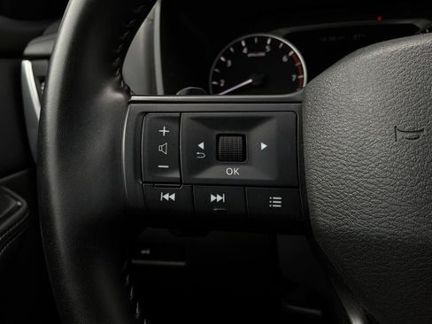 Used 2025 Nissan Rogue SV FWD image 36
