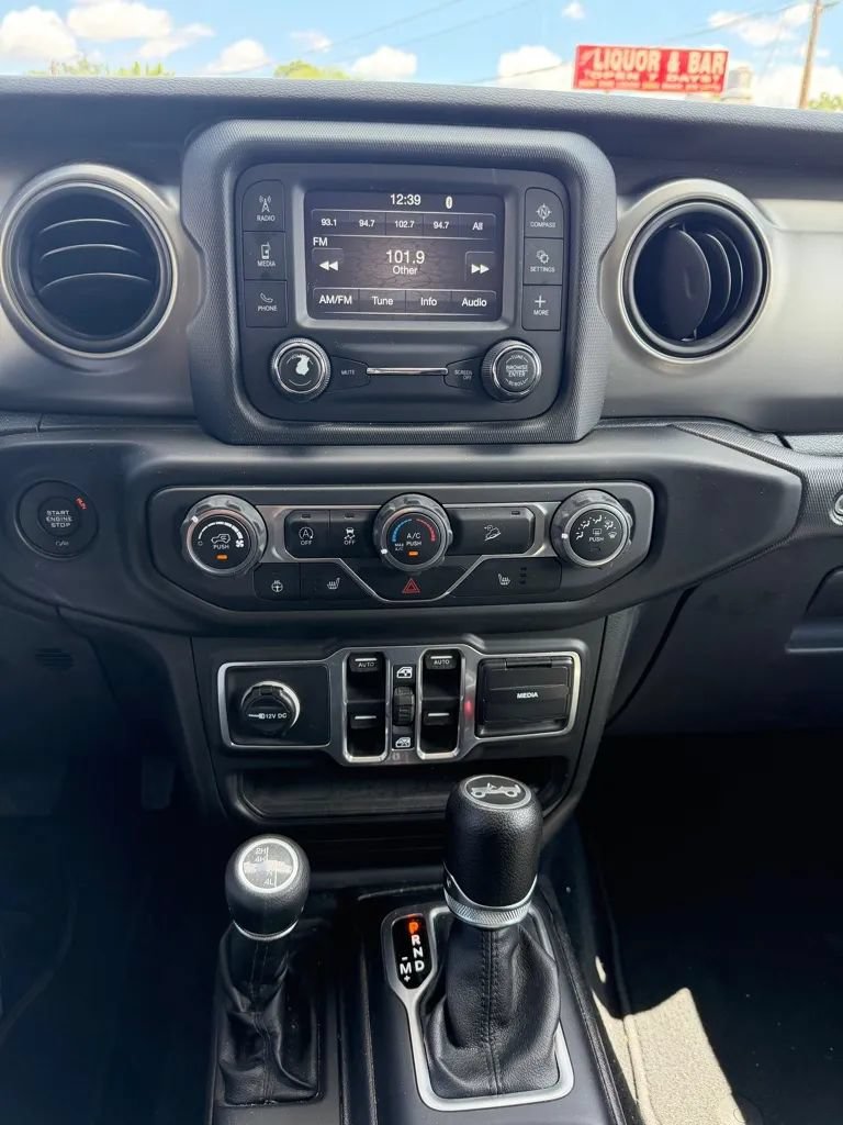 Used 2018 Jeep Wrangler Unlimited Sport S AWD/4WD image 15