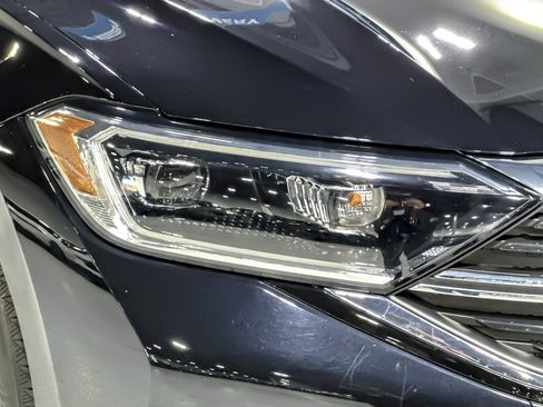 Used 2023 Volkswagen Jetta SEL FWD image 12