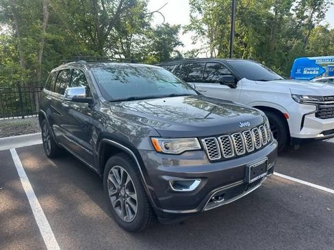 Used 2018 Jeep Grand Cherokee Overland AWD/4WD image 5