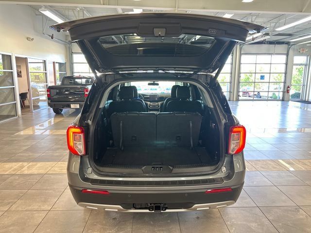 Used 2023 Ford Explorer XLT w/ Equipment Group 202A AWD/4WD image 29
