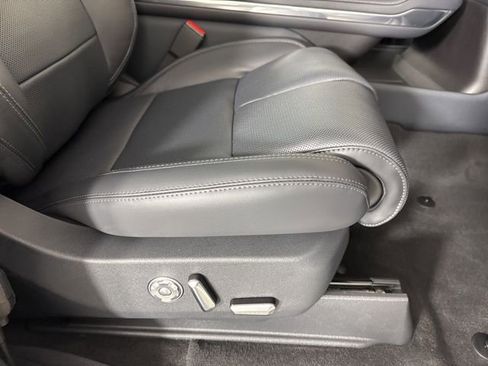 New 2025 Lincoln Navigator Reserve w/ Jet Appearance Package image 21