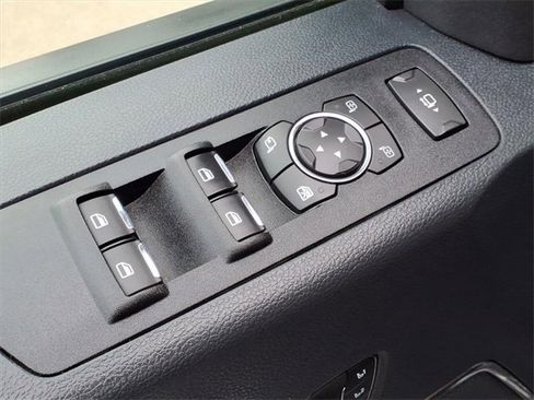 Used 2022 Ford F350 Lariat w/ Chrome Package image 19