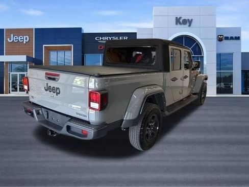 Used 2021 Jeep Gladiator Sport AWD/4WD image 7