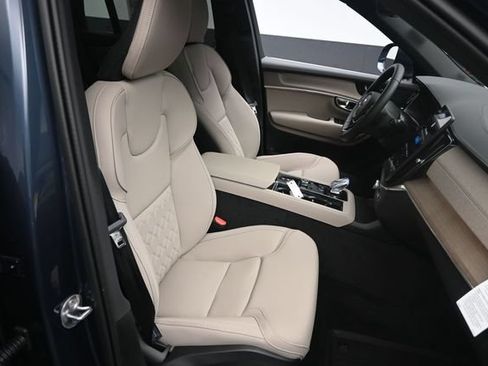 Used 2026 Volvo XC90 B6 Plus w/ Protection Package Premier AWD/4WD image 31