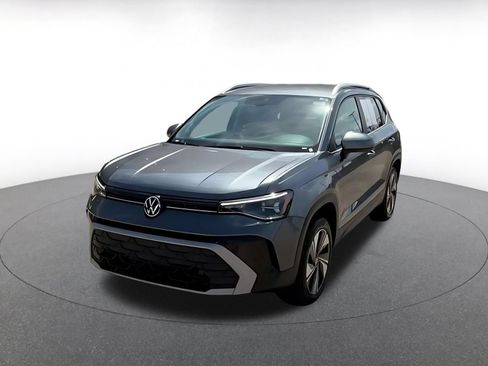 Used 2026 Volkswagen Taos SE AWD/4WD image 7