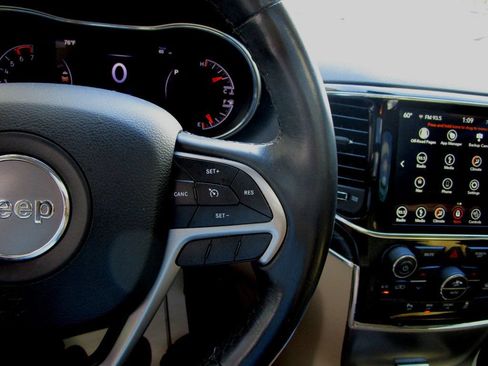 Used 2019 Jeep Grand Cherokee Limited w/ Luxury Group II AWD/4WD image 22