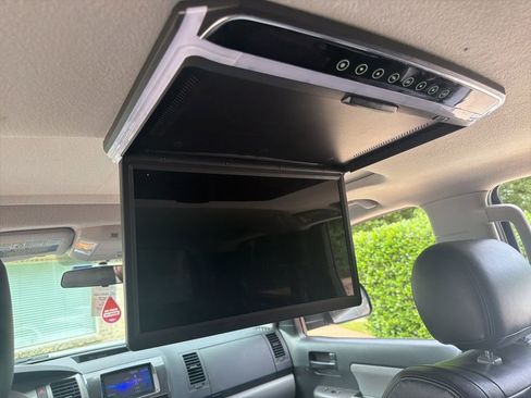 Used 2011 Toyota Sequoia SR5 RWD image 9