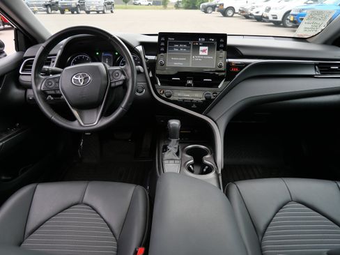 Used 2023 Toyota Camry SE w/ Audio Upgrade Package FWD image 10