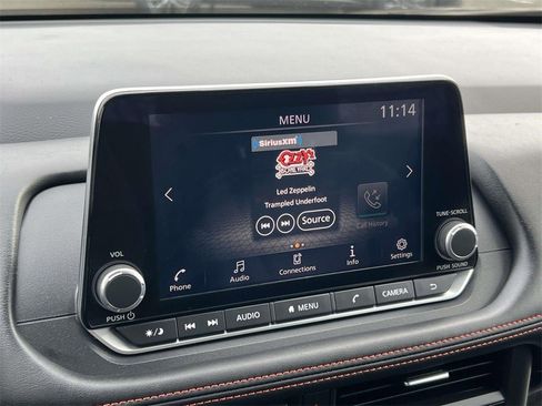 Certified 2025 Nissan Rogue SV image 18