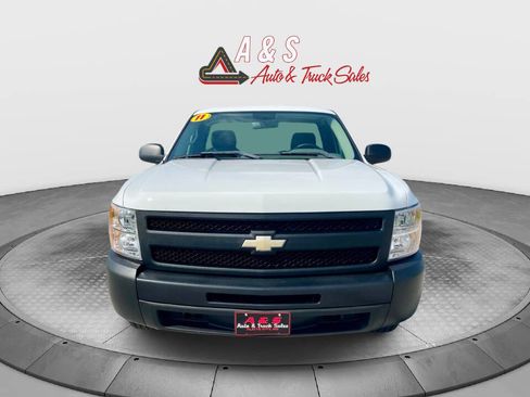 Used 2011 Chevrolet Silverado 1500 W/T image 2