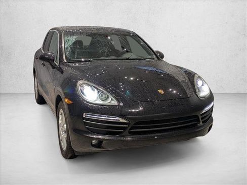 Used 2014 Porsche Cayenne S image 3